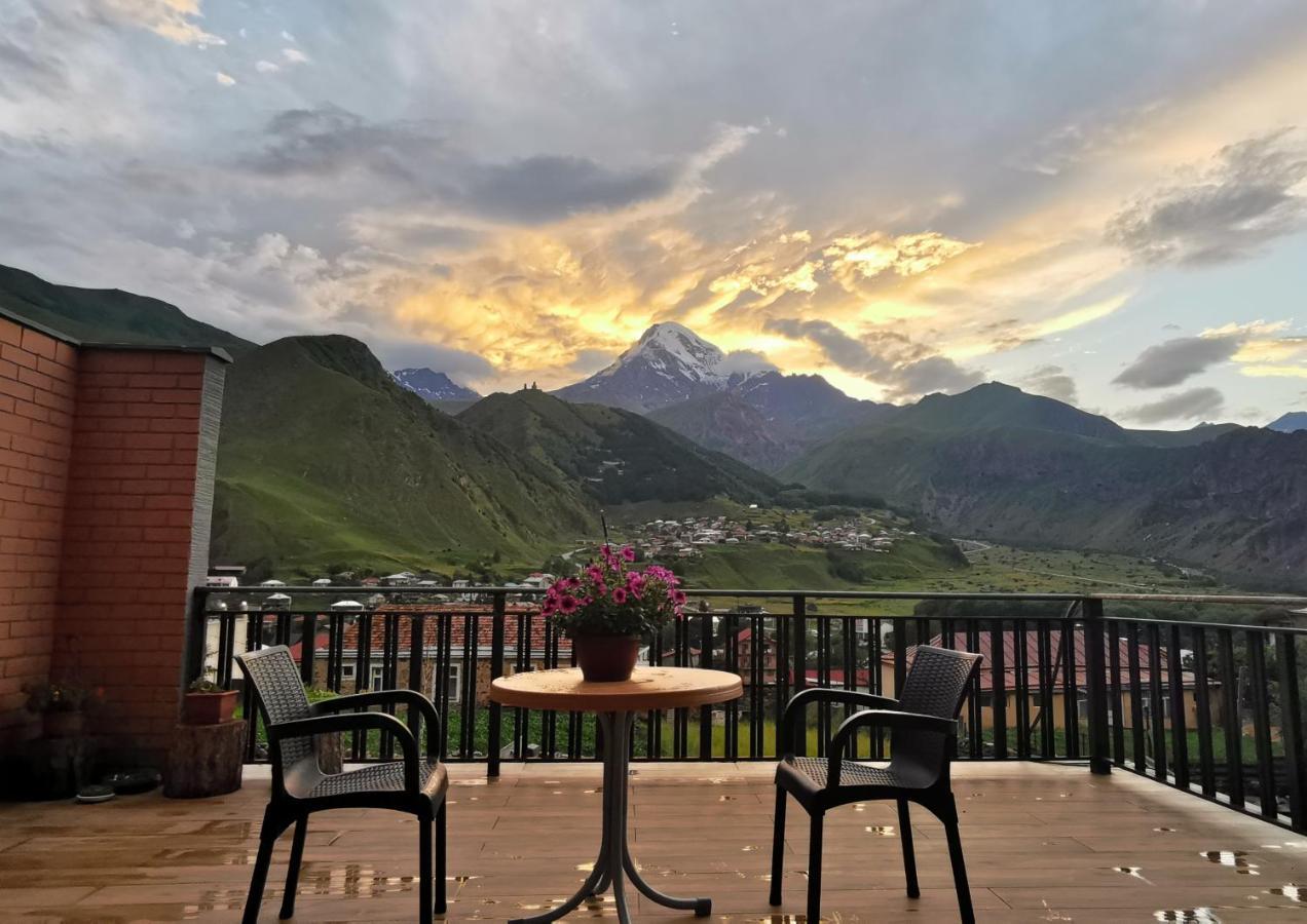 Aronia Kazbegi Hotel Exterior foto