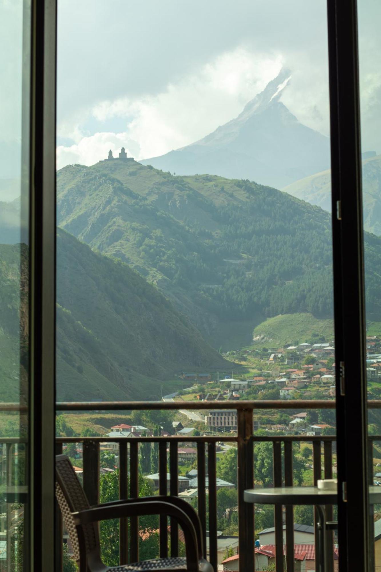 Aronia Kazbegi Hotel Exterior foto