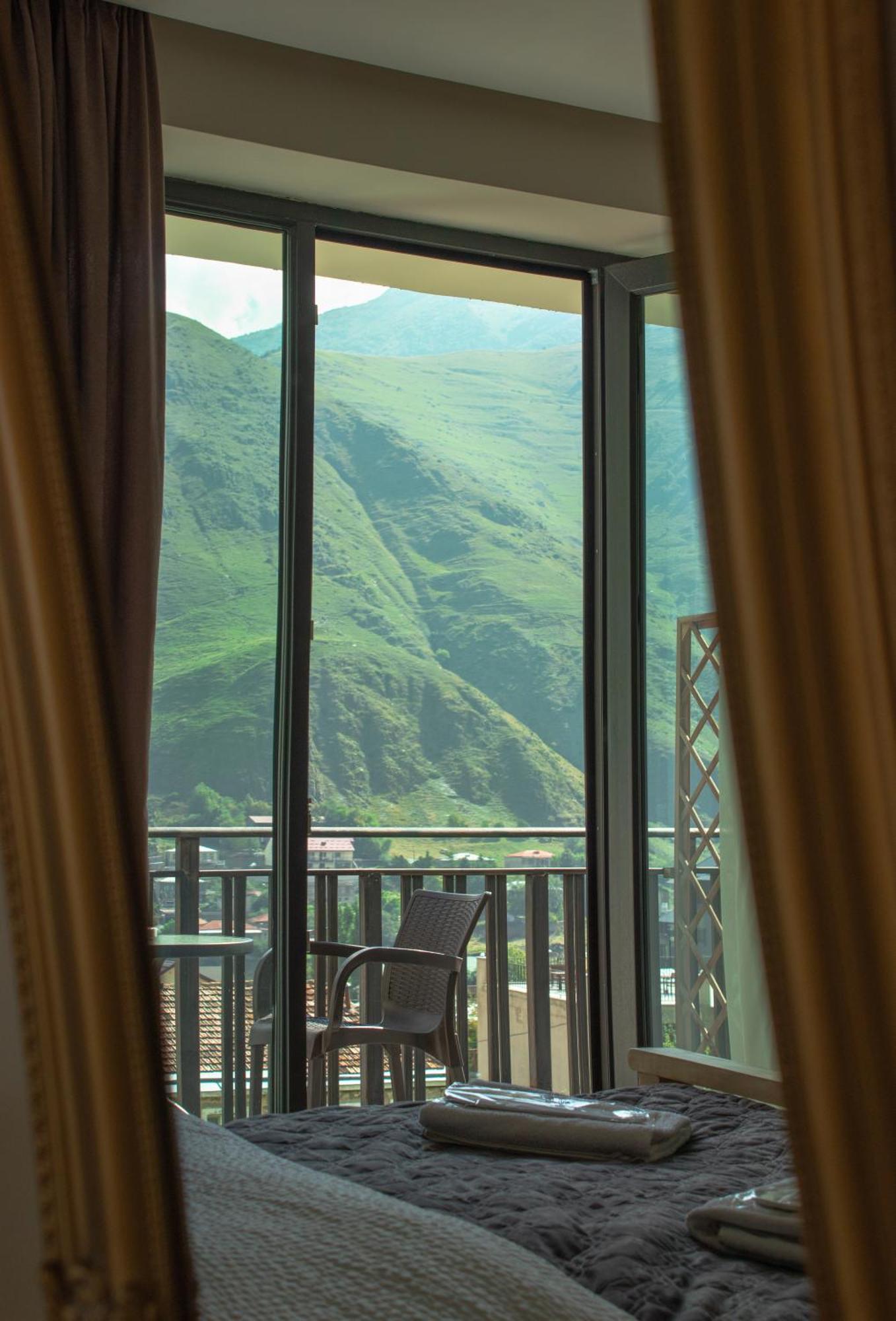 Aronia Kazbegi Hotel Exterior foto